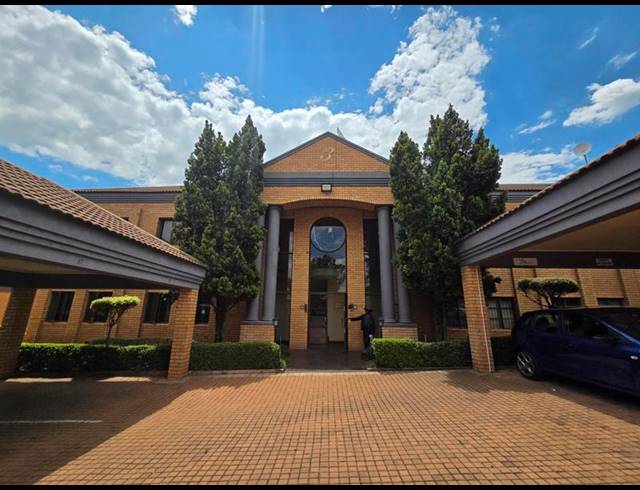 BUSINESS PROPERTY TO RENT IN DIE HOEWES